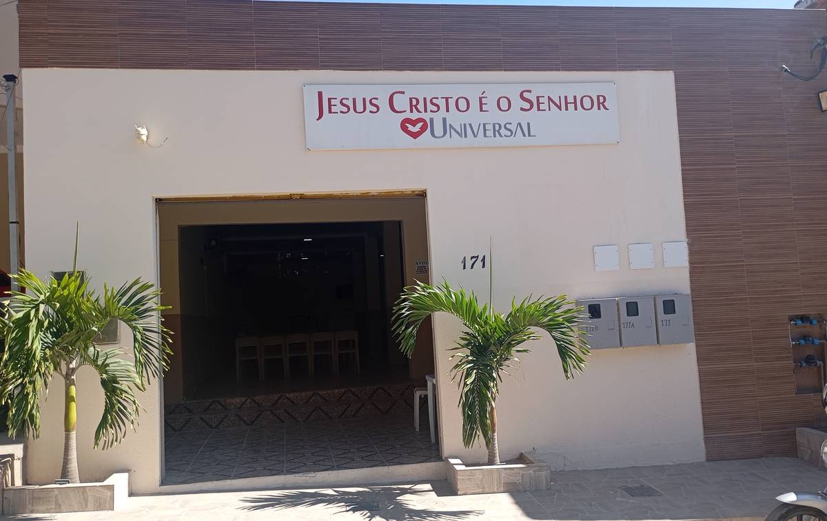 Igreja Universal CARAI - Rua Elisa Lopes , 171 - Centro , Caraí - Minas Gerais  - 39810000 - Brasil