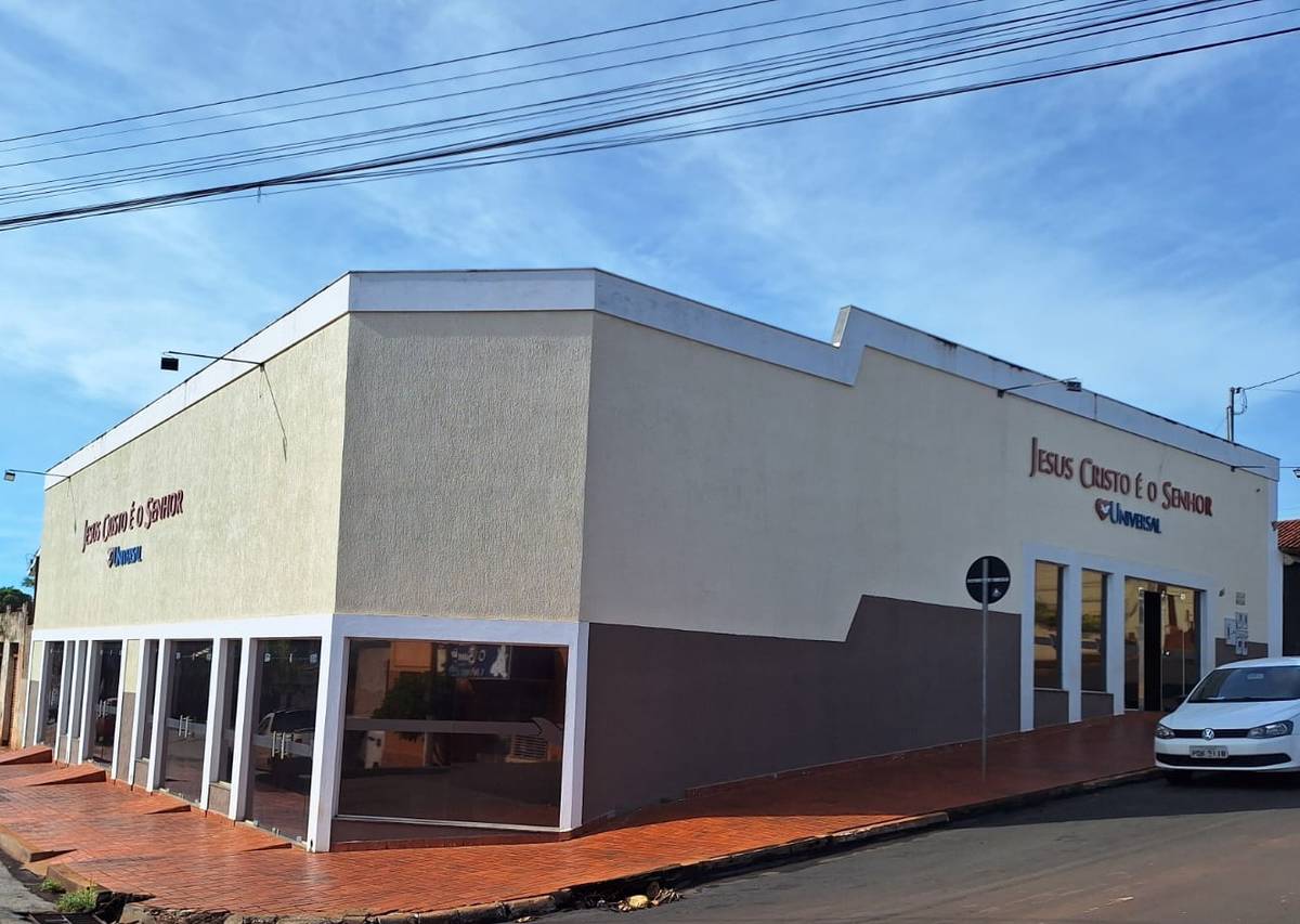 Igreja Universal SANTA HELENA - Rua Idelfonso Leal Sobrinho, 403 - Centro, Santa Helena de Goiás - Goiás  - 75920000 - Brasil