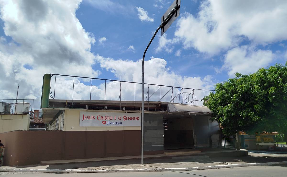 Igreja Universal IBIRATAIA - Praça Basílio Miguel De Souza , 1 - Centro, Ibirataia - Bahia  - 45580000 - Brasil, 1 - Centro Ibirataia - Bahia - Brasil