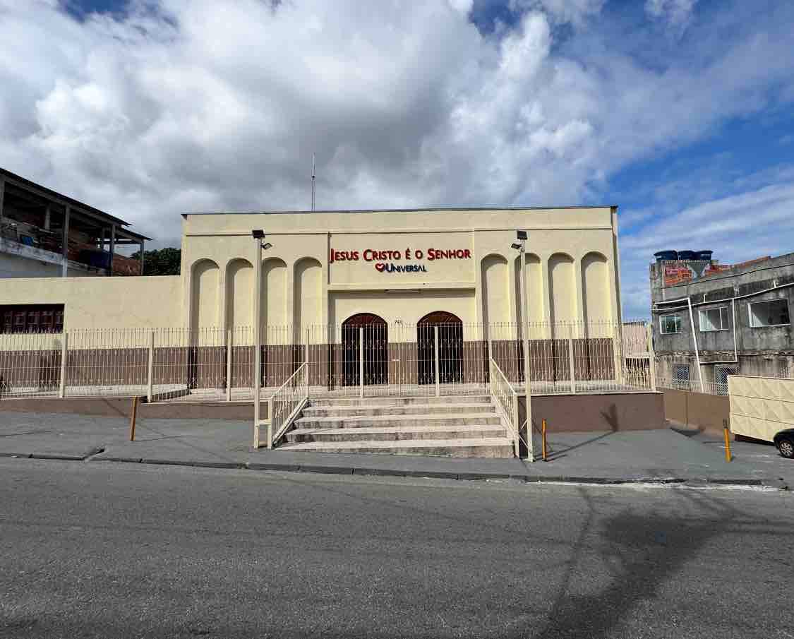 Igreja Universal ALTO DE COUTOS - Rua Muniz Travasso, 760 - Alto de Coutos Coutos, Salvador - Bahia  - 40760210 - Brasil