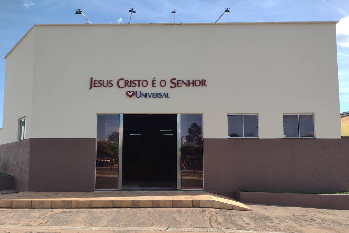 Igreja Universal SAO LUIS MONTES BELO - Avenida Hermógenes Coelho, 00 - Vila Boa 2ª Etapa, São Luís de Montes Belos - Goiás  - 76056170 - Brasil, 00 - Vila Boa 2ª Etapa São Luís de Montes Belos - Goiás - Brasil