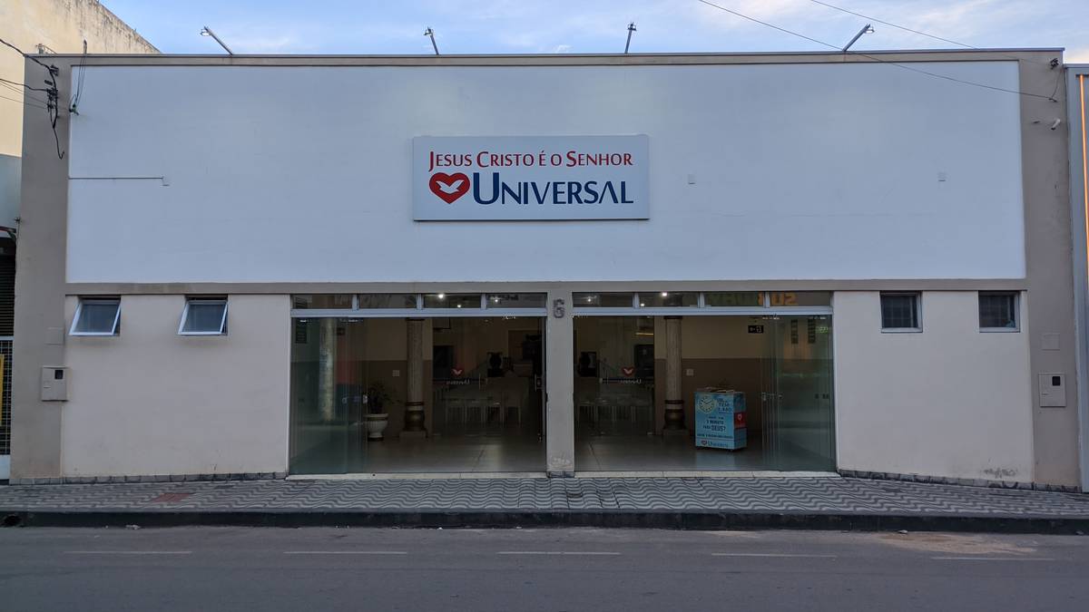 Igreja Universal FORMIGA - Rua Bernardes de Farias, 6 - Centro, Formiga - Minas Gerais  - 35570000 - Brasil