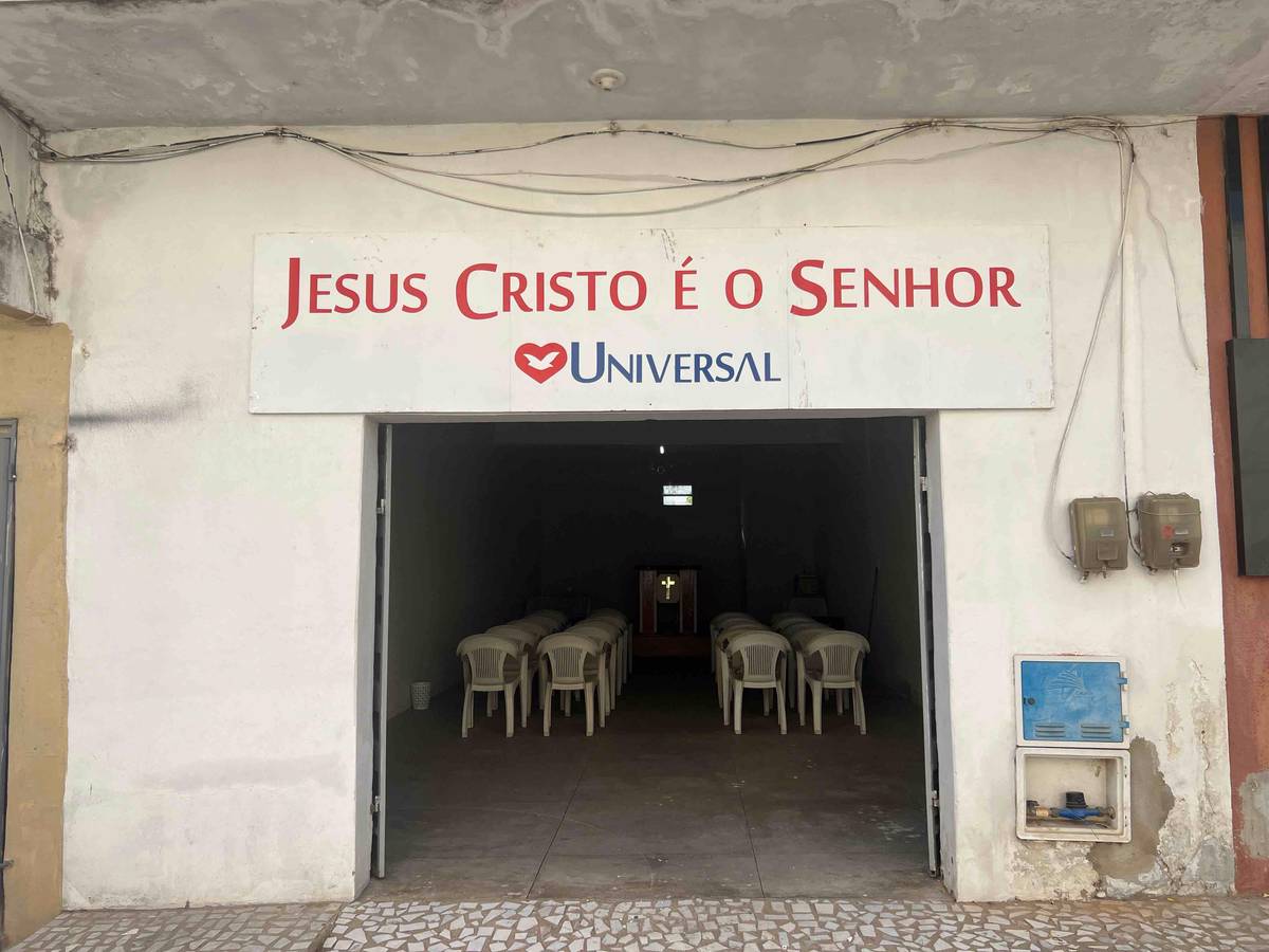 Igreja Universal LAVRAS DA MANGABEIRA - Rua Vicente v da Silva , 93 - Centro, Lavras de Mangabeira - Ceará  - 63300-000 - Brasil, 93 - Centro Lavras de Mangabeira - Ceará - Brasil
