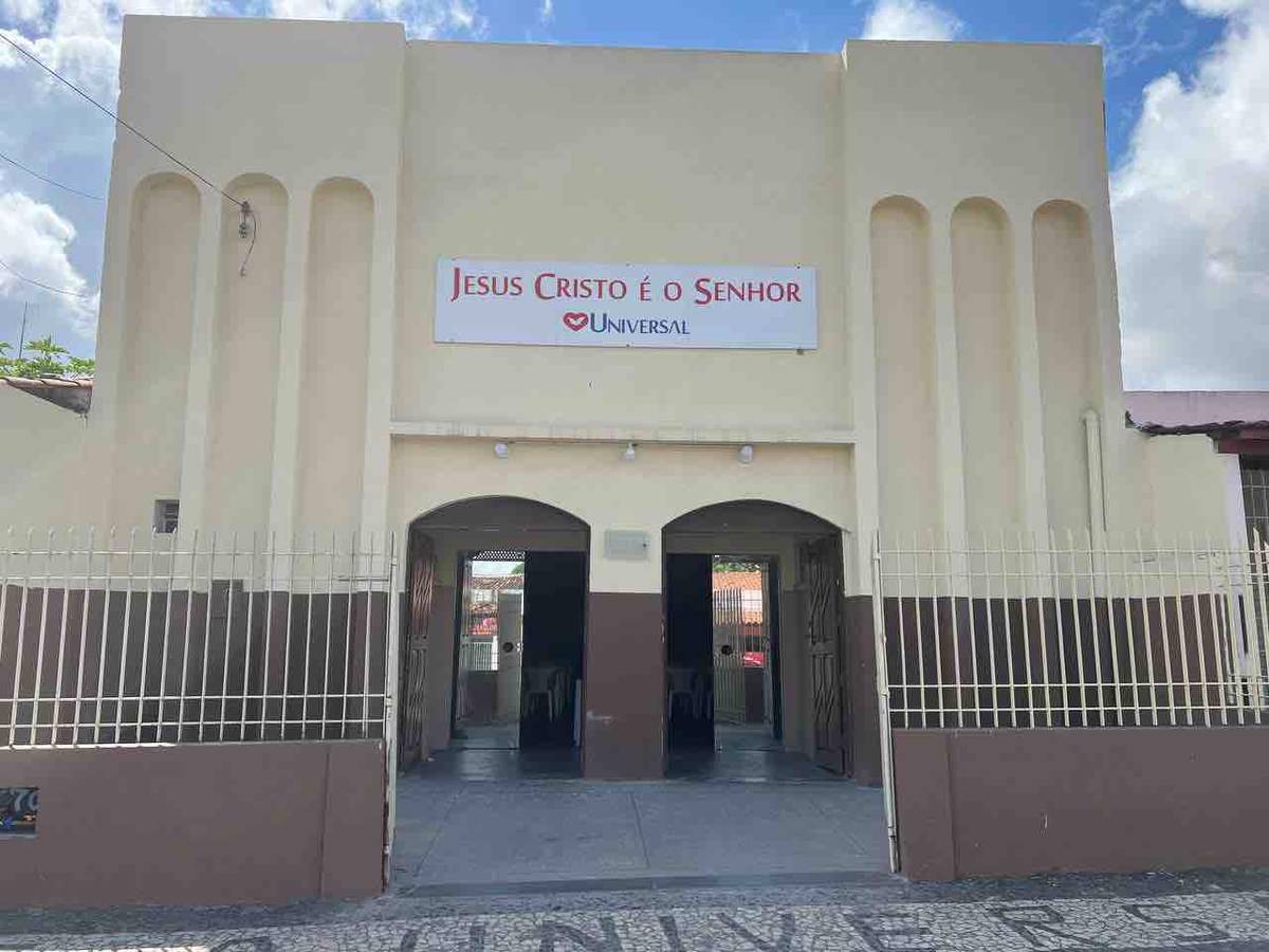 Igreja Universal TOMBA I - Rua Papa João XXIII, 2170 - Tomba, Feira de Santana - Bahia  - 44090652 - Brasil