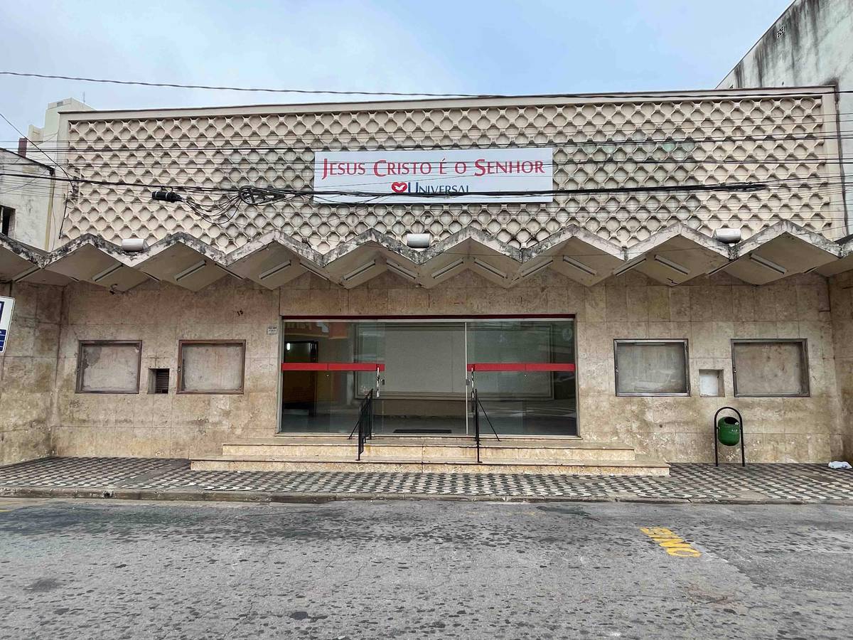 Igreja Universal TRES CORACOES - Praça Pelé, 15 - Centro, Três Corações - Minas Gerais  - 37410127 - Brasil, 15 - Centro Três Corações - Minas Gerais - Brasil