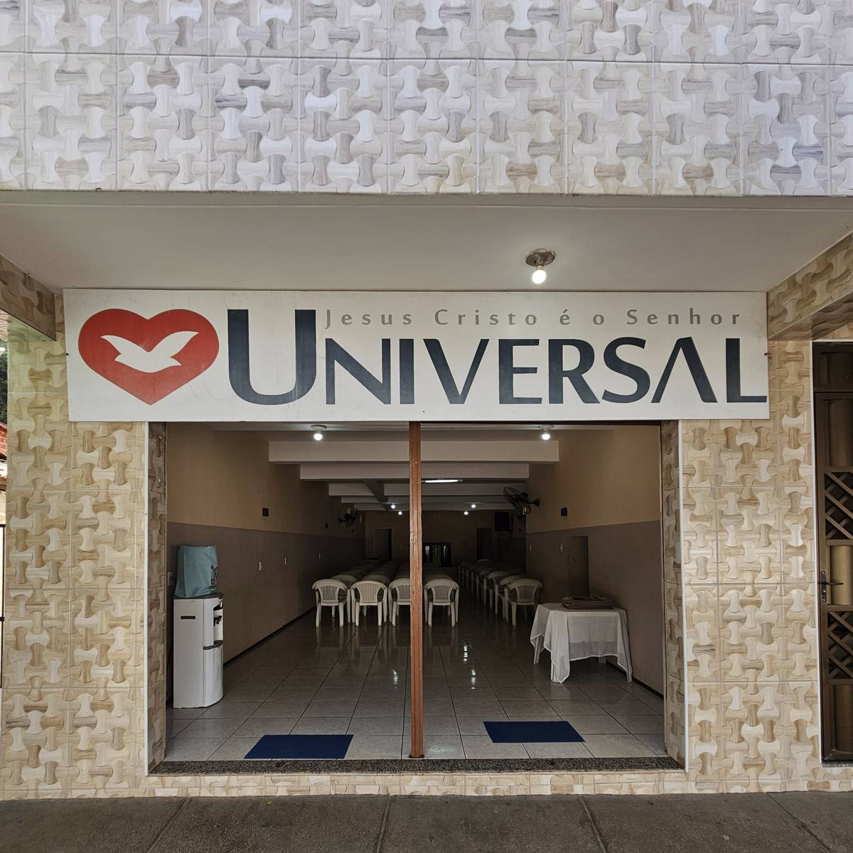 Igreja Universal MERUOCA - Avenida Pedro Sampaio, 260 - Centro, Meruoca - Ceará  - 62130000 - Brasil, 260 - Centro Meruoca - Ceará - Brasil