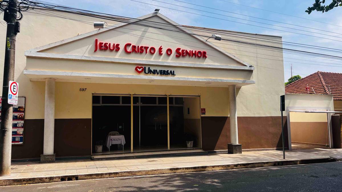 Igreja Universal PENAPOLIS - Avenida Adolpho Hecht, 597 - Centro, Penápolis - São Paulo  - 16300003 - Brasil