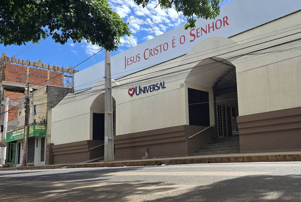 Igreja Universal FORMOSA - Avenida Bosque, 250 - Centro, Formosa - Goiás  - 73801340 - Brasil, 250 - Centro Formosa - Goiás - Brasil