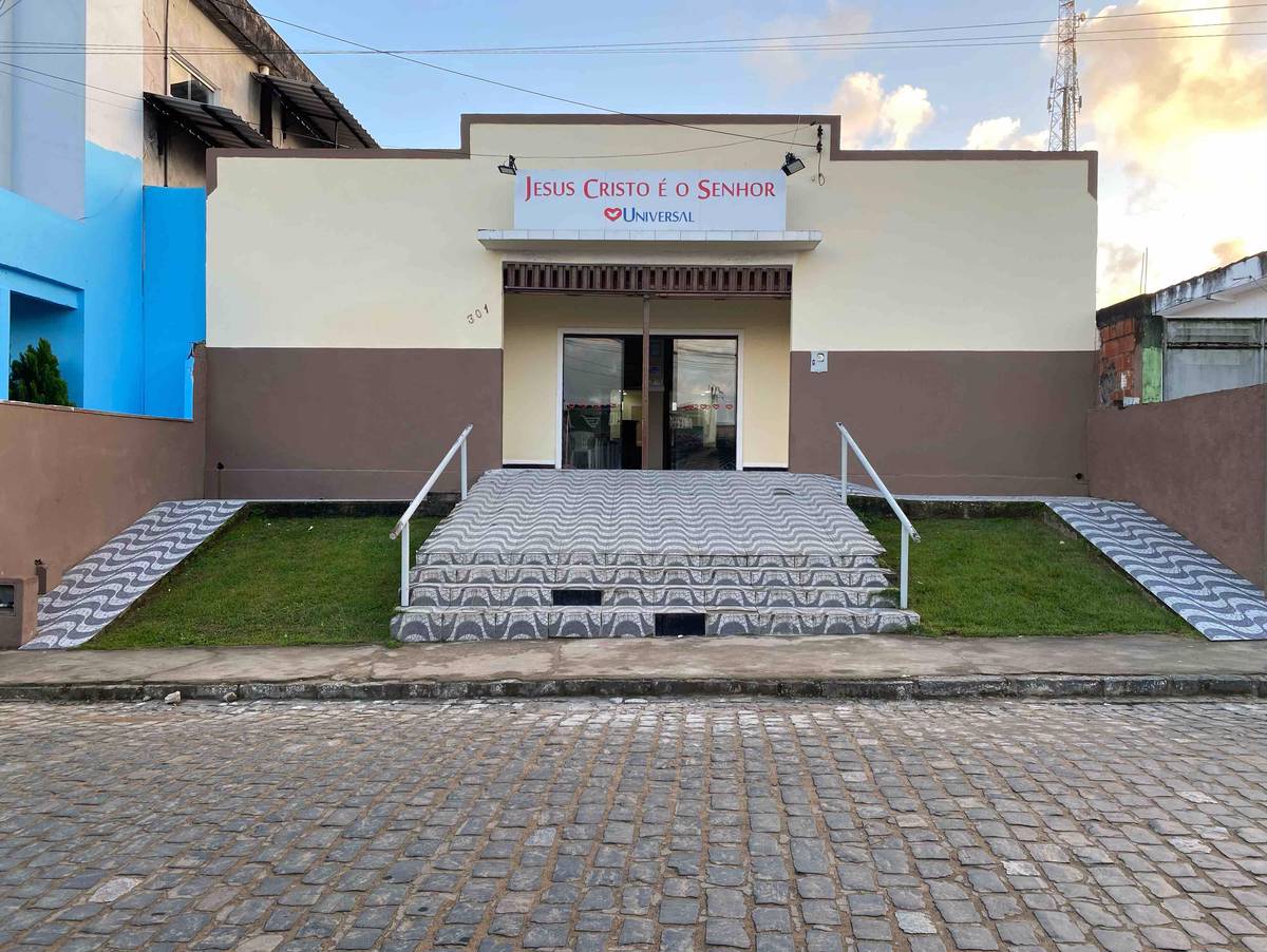 Igreja Universal URUCUCA - Av.Maria Dos Anjos , 301 - Anfrisio Góes , Uruçuca - Bahia  - 4568000 - Brasil, 301 - Anfrisio Góes  Uruçuca - Bahia - Brasil