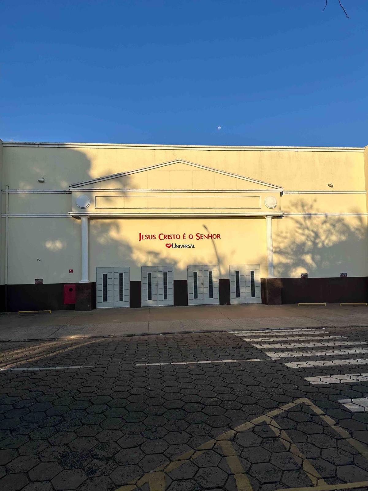 Igreja Universal GARCA - Alameda Linneu Reis de Mattos, 22 - Faixa de Integração, Garça - São Paulo  - 17404-268 - Brasil