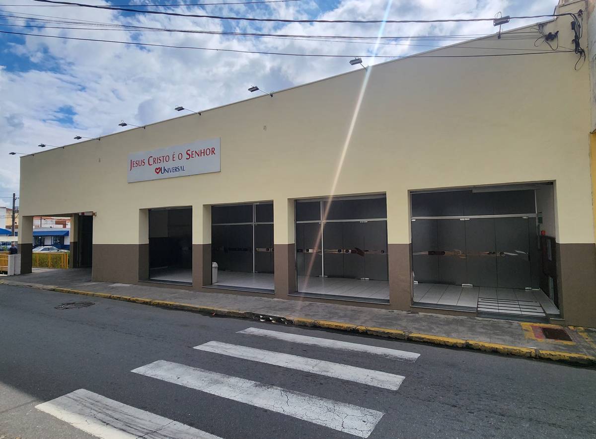 Igreja Universal GUARATINGUETA - Praça Joaquim Vilela de Oliveira Marcondes, 15 - São Gonçalo, Guaratinguetá - São Paulo  - 12502040 - Brasil, 15 - São Gonçalo Guaratinguetá - São Paulo - Brasil