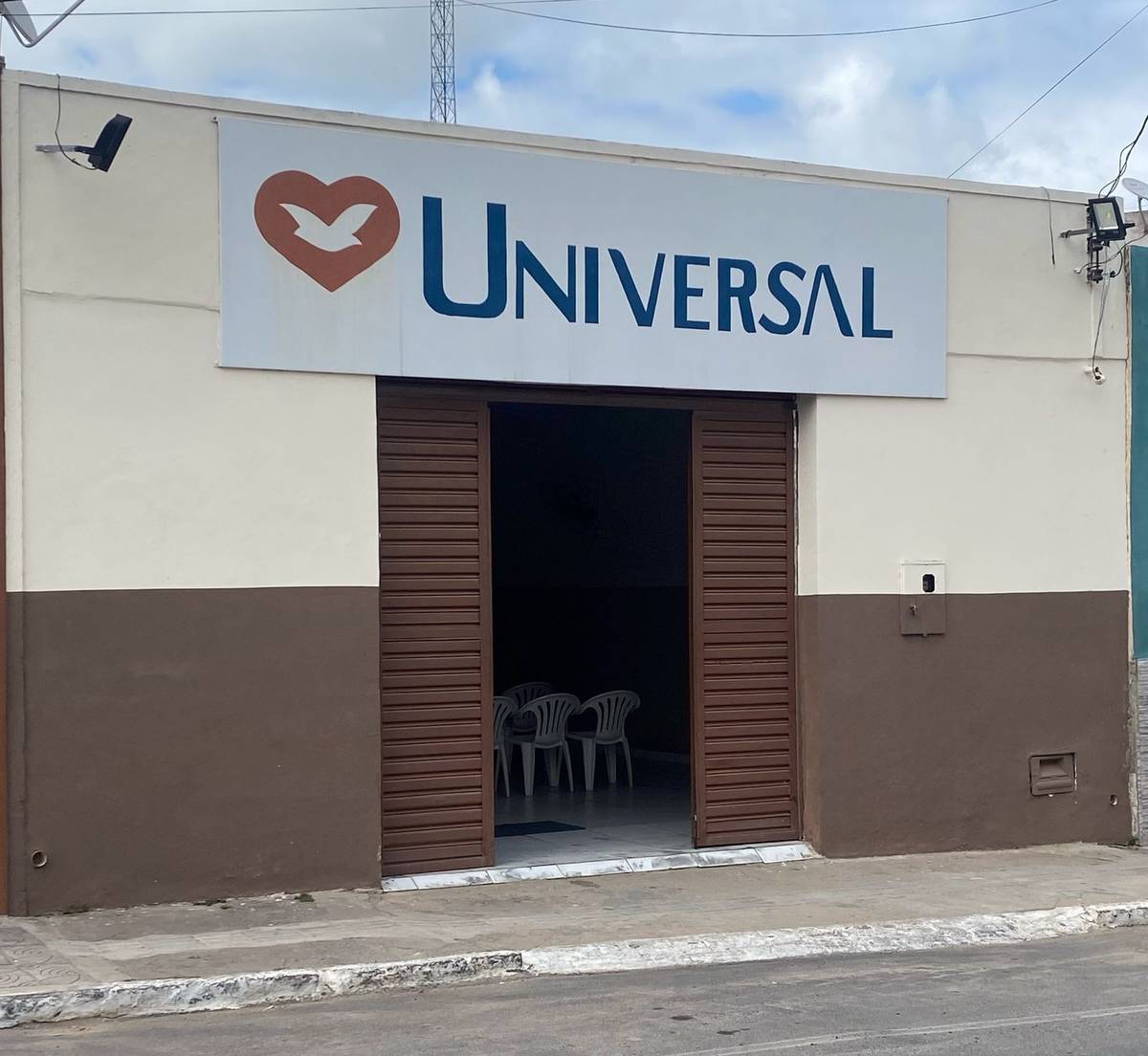 Igreja Universal PIRITIBA - Largo Basílio catalã De Castro, 1 - Centro, Piritiba - Bahia - 44830000 - Brasil, 1 - Centro Piritiba - Bahia - Brasil