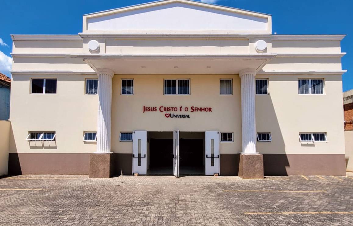 Igreja Universal AGUDOS - Av.Treze de Maio , 865 - Centro, Agudos - São Paulo  - 17120000 - Brasil, 865 - Centro Agudos - São Paulo - Brasil