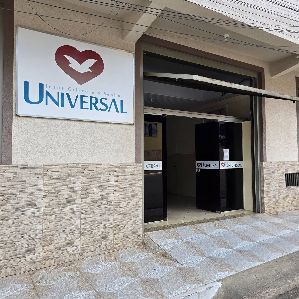 Igreja Universal BOTELHOS - Rua Tiradentes , 210 - Centro , Botelhos - Minas Gerais  - 37720000 - Brasil, 210 - Centro  Botelhos - Minas Gerais - Brasil