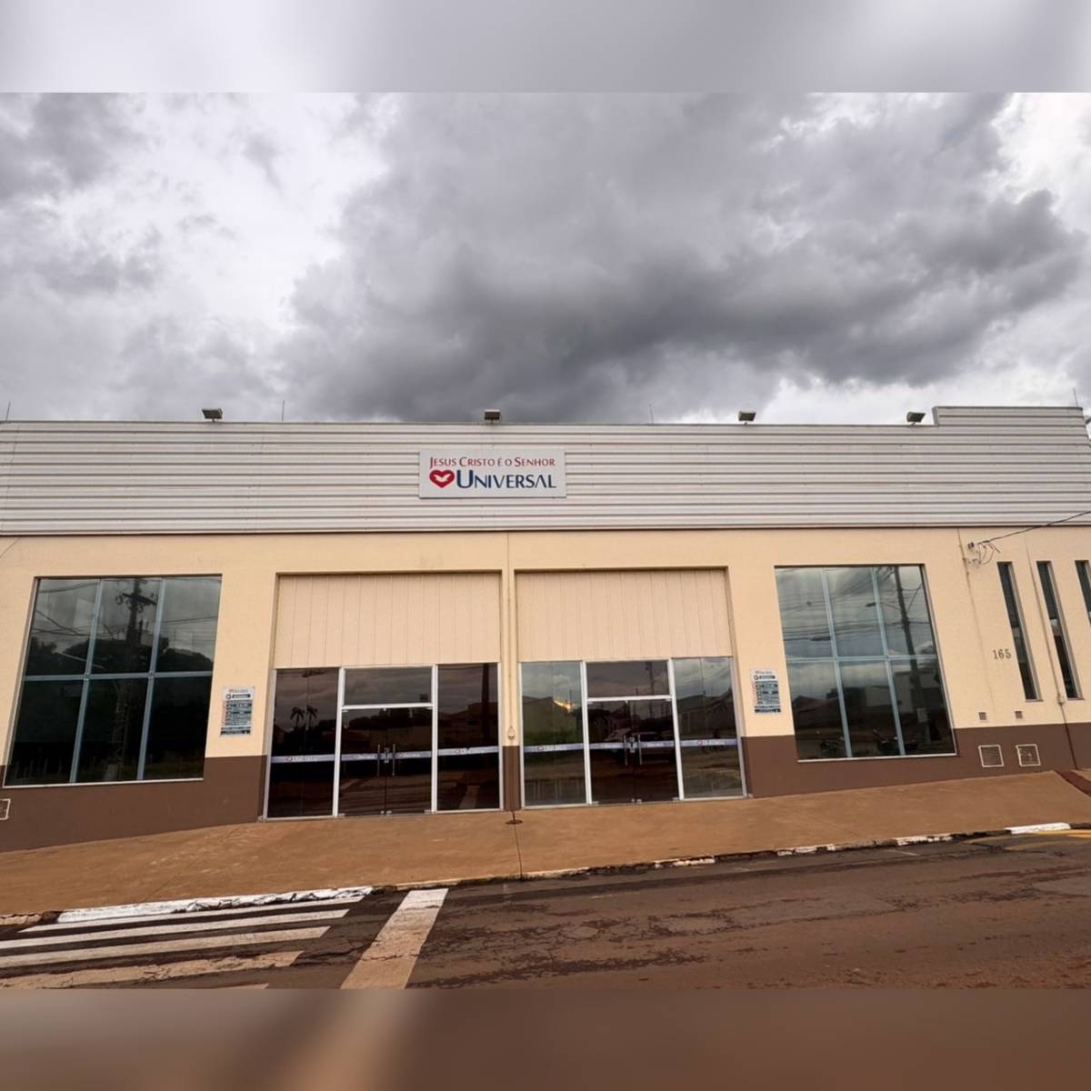 Igreja Universal VARGEM GRANDE DO SUL - Av. Teotônio Vilela , 165 - Jardim Paulista , Vargem Grande do Sul - São Paulo  - 13880000 - Brasil, 165 - Jardim Paulista  Vargem Grande do Sul - São Paulo - Brasil