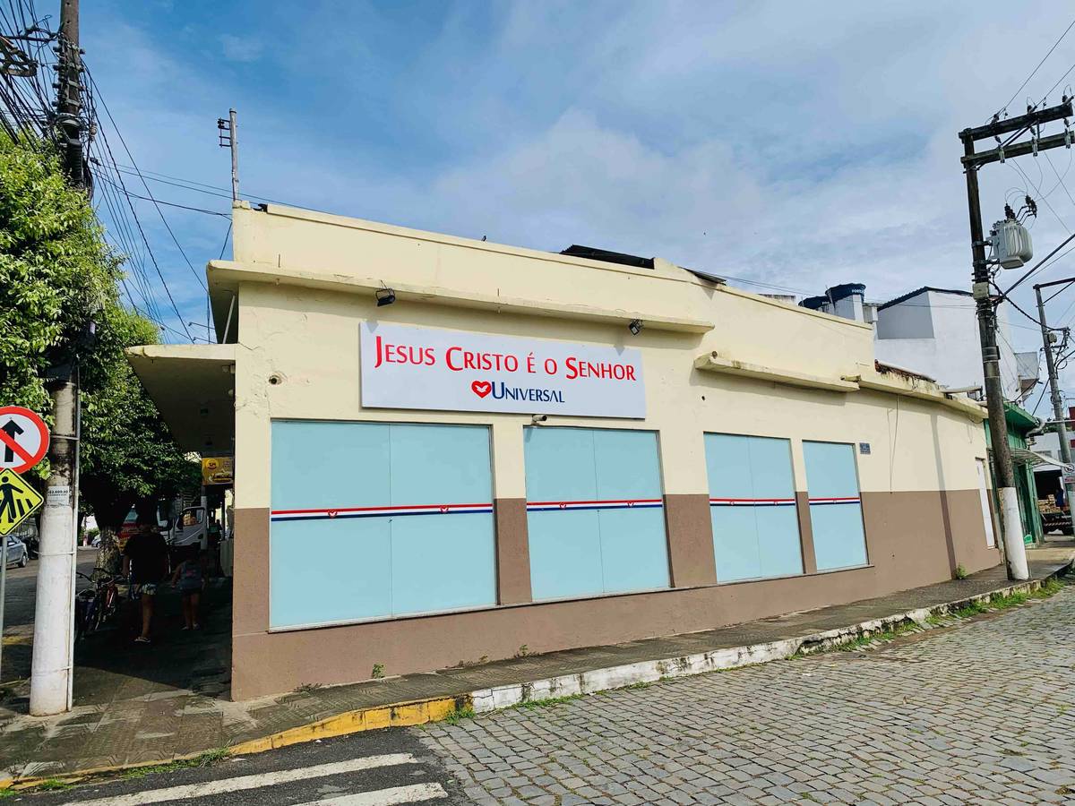 Igreja Universal PORCIUNCULA - Rua Prefeito Ivon Cheim Mansur, 53 - Centro , Porciúncula - Rio de Janeiro  - 28390000 - Brasil