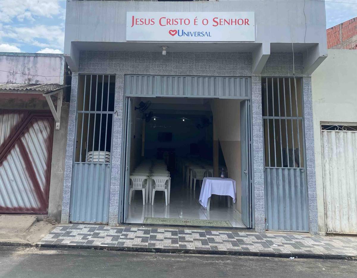 Igreja Universal AURELINO LEAL - Rua Afrísio vieira  , 77 - Centro, Aurelino Leal - Bahia  - 45675-000 - Brasil