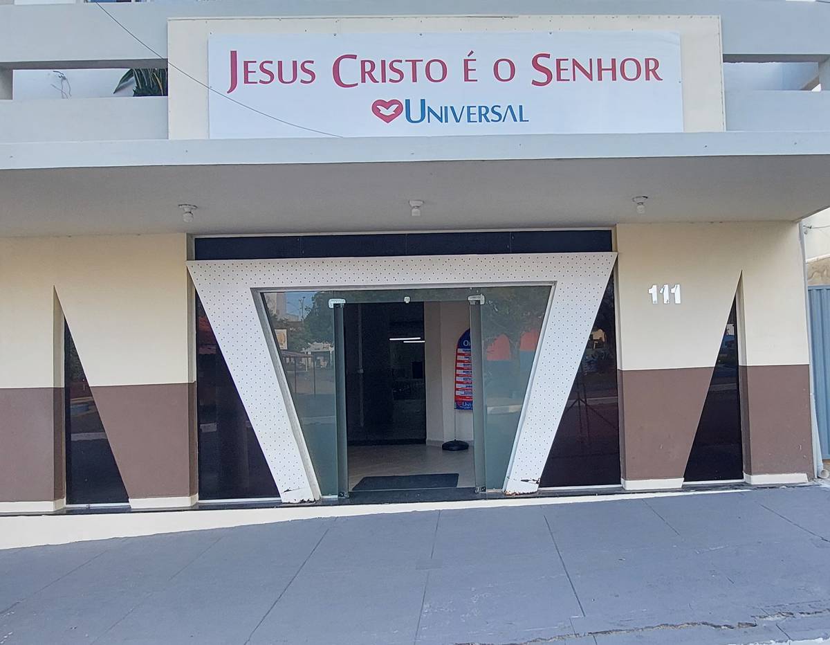 Igreja Universal ARCOS - Praça Floriano Peixoto , 111 - Centro , Arcos - Minas Gerais  - 35588000 - Brasil, 111 - Centro  Arcos - Minas Gerais - Brasil