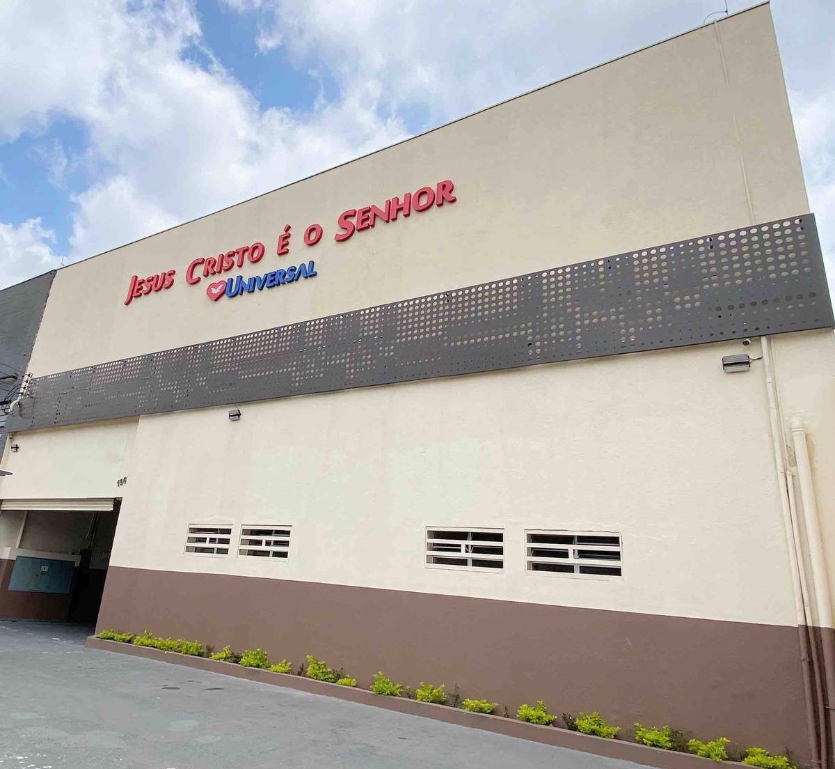 Igreja Universal FERRAZOPOLIS - Avenida Doutor José Fornari, 1565 - Ferrazópolis, São Bernardo do Campo - São Paulo  - 09790400 - Brasil, 1565 - Ferrazópolis São Bernardo do Campo - São Paulo - Brasil