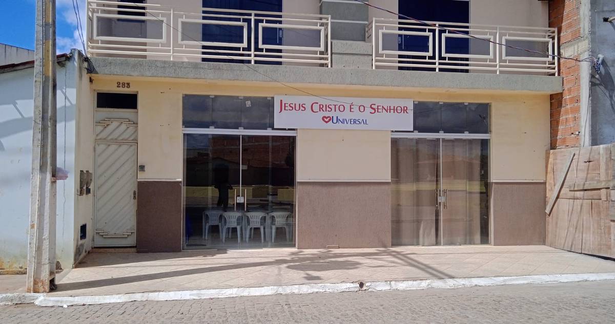 Igreja Universal CONDEUBAS - Avenida Brasília, 283 - Paulo 6, Condeúba - Bahia  - 46200000 - Brasil