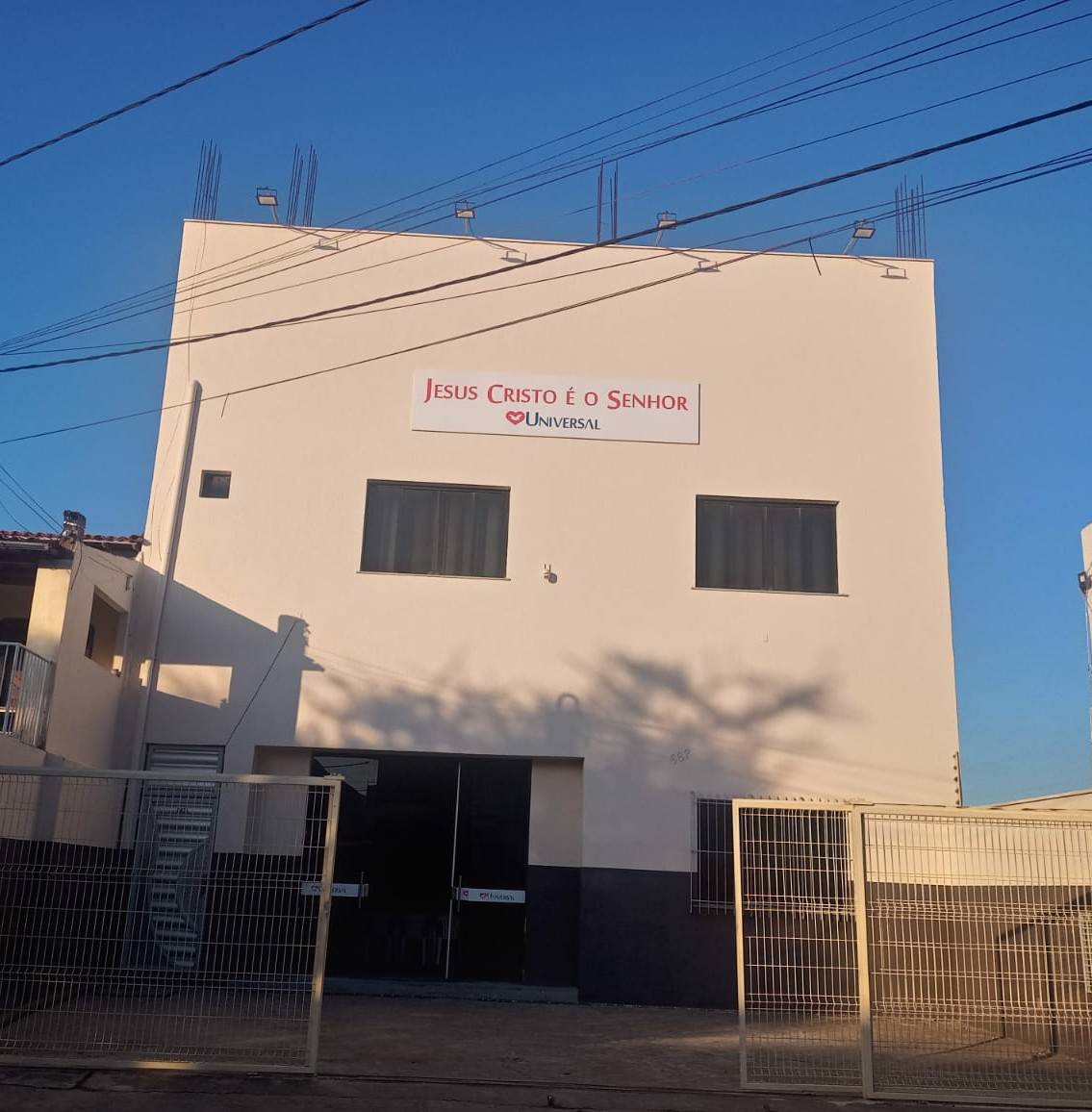 Igreja Universal TOME DE SOUZA - Avenida Tomé de Souza, 667 - Calumbi, Feira de Santana - Bahia  - 44008405 - Brasil